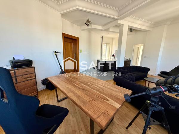 APPARTEMENT STYLE HAUSSMANNIEN CENTRE VILLE LONGWY BAS A 2 PAS DE LA GARE 3 CHAMBRES 1 CAVE