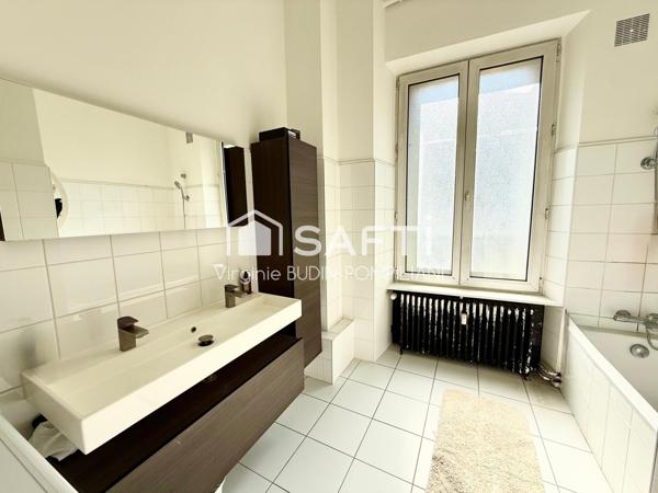 APPARTEMENT STYLE HAUSSMANNIEN CENTRE VILLE LONGWY BAS A 2 PAS DE LA GARE 3 CHAMBRES 1 CAVE
