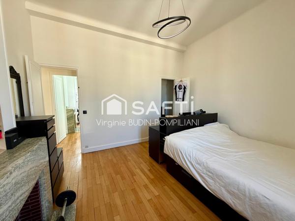 APPARTEMENT STYLE HAUSSMANNIEN CENTRE VILLE LONGWY BAS A 2 PAS DE LA GARE 3 CHAMBRES 1 CAVE