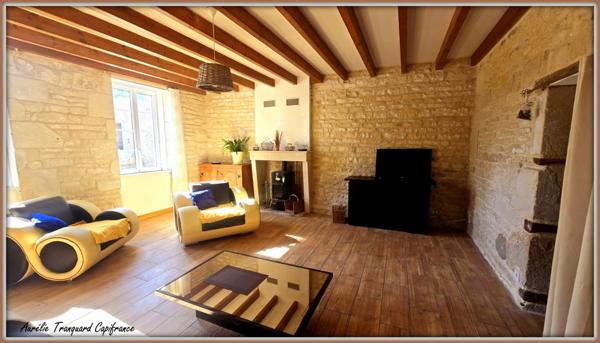 LONGÈRE DE CARACTÈRE de 3 chambres, entièrement rénovée depuis 2018 – MULTIPLES DÉPENDANCES ET POTENTIEL à proximité d'AULNAY DE SAINTONGE