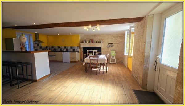 LONGÈRE DE CARACTÈRE de 3 chambres, entièrement rénovée depuis 2018 – MULTIPLES DÉPENDANCES ET POTENTIEL à proximité d'AULNAY DE SAINTONGE