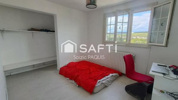 Gare à pied, maison avec sous-sol total !