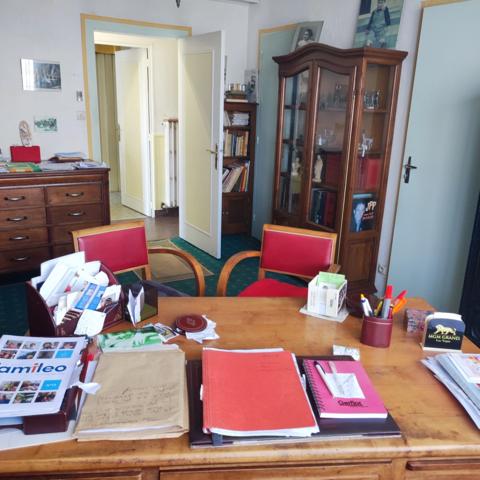 Maison à vendre de 166 m2 ,de 9 pièces pièces, proche des commerces, école, à CHATELLERAULT (86)