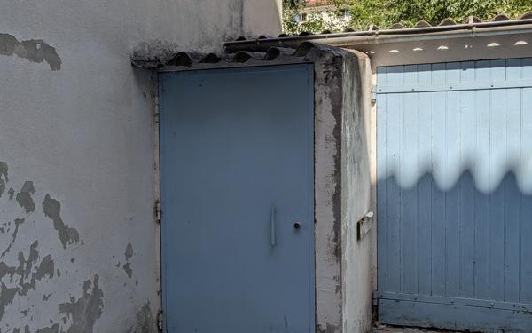 Stationnement à louer