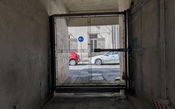 Stationnement à louer