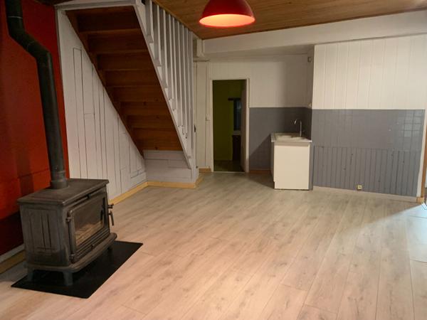 Maison principale de 151m² et 2nd maison de 96m² sur la commune de Geay