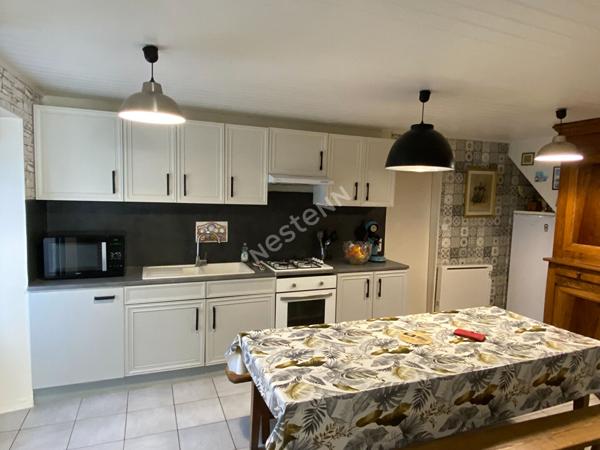 Maison principale de 151m² et 2nd maison de 96m² sur la commune de Geay