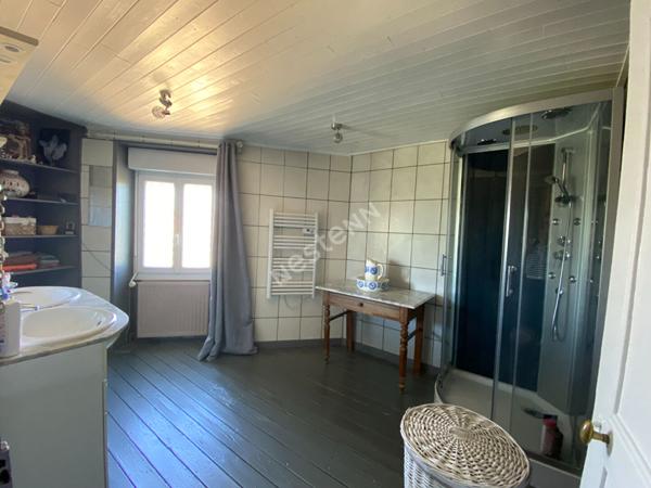 Maison principale de 151m² et 2nd maison de 96m² sur la commune de Geay