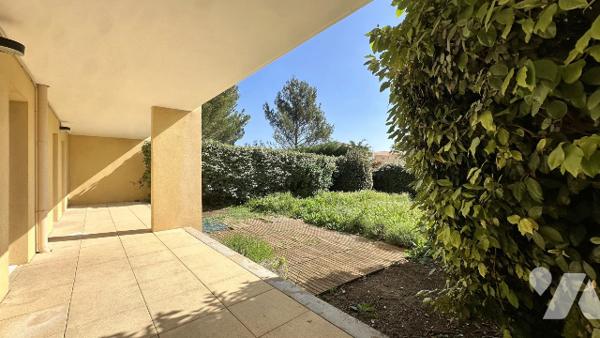 Appartement T3 DE 68,29 m² en rdc + terrasse de 25 m² + jardin de 190 m² en bon état AIX la Duranne