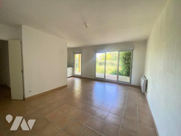 Appartement T3 DE 68,29 m² en rdc + terrasse de 25 m² + jardin de 190 m² en bon état AIX la Duranne