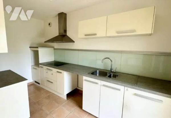 Appartement T3 DE 68,29 m² en rdc + terrasse de 25 m² + jardin de 190 m² en bon état AIX la Duranne