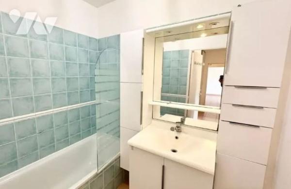 Appartement T3 DE 68,29 m² en rdc + terrasse de 25 m² + jardin de 190 m² en bon état AIX la Duranne
