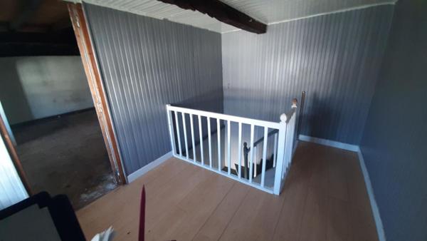 Maison à Cisse 6 pièce(s) 142 m2 environ avec COUR , GARAGE et GRANGE