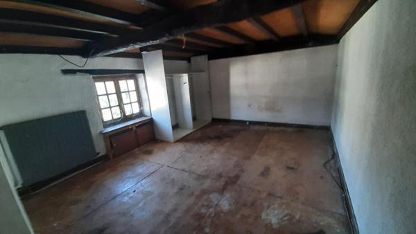 Maison à Cisse 6 pièce(s) 142 m2 environ avec COUR , GARAGE et GRANGE