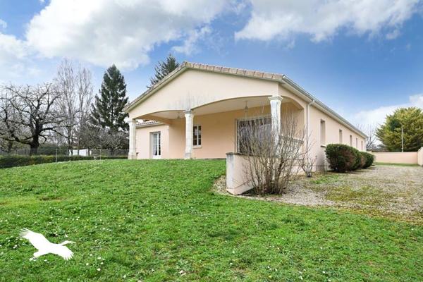 Maison à vendre |  Saint-Cybardeaux |  4 pièces | 142 m²