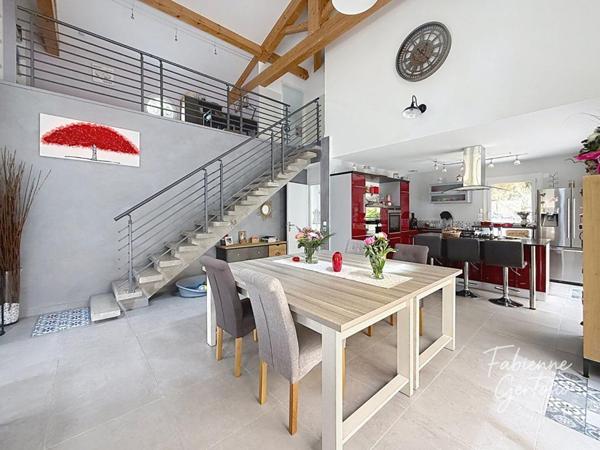 SOLLIES-TOUCAS! Maison contemporaine avec piscine et garage de74m2