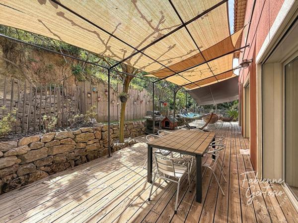 SOLLIES-TOUCAS! Maison contemporaine avec piscine et garage de74m2