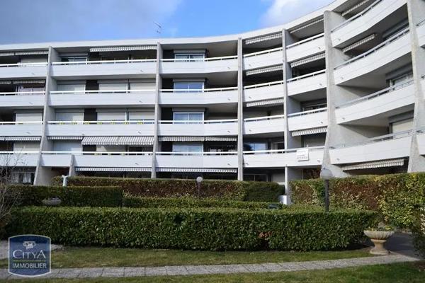 Appartement à louer 4 pièces 101.04m²