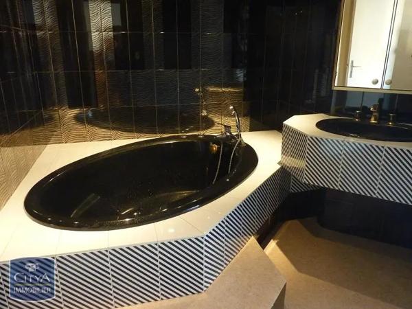 Appartement à louer 4 pièces 101.04m²