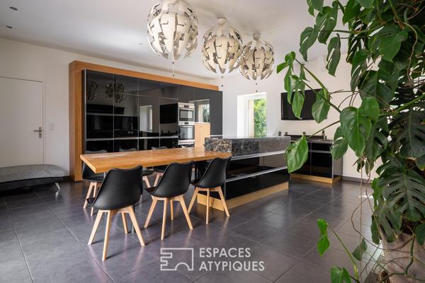 Maison familiale d’exception avec piscine chauffée et grandes dépendances à Carquefou Gravaudière
