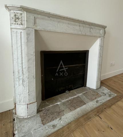 Maison de ville rénovée, surface de 152 m² sur un terrain de 193 m²-avec 5 chambres, cuisine A/E , grand salon expo sud avec cheminée,  quartier Bonabry - Fougères .