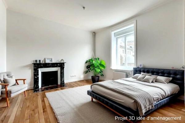 Maison de ville rénovée, surface de 152 m² sur un terrain de 193 m²-avec 5 chambres, cuisine A/E , grand salon expo sud avec cheminée,  quartier Bonabry - Fougères .