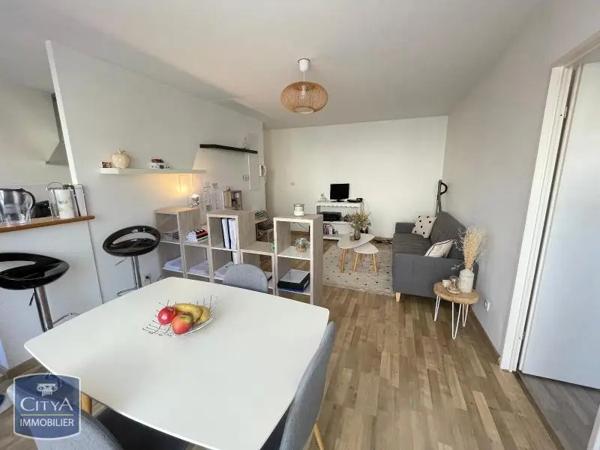 Appartement à louer 2 pièces 44.59m² Tours (37000)