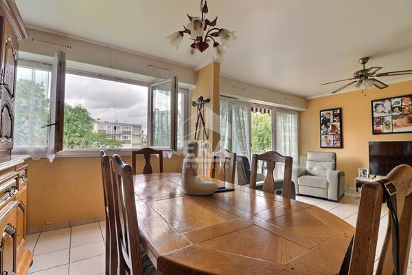 Appartement Le Plessis Bouchard 4 pièce(s) 79.02 m2+ PLACES DE PARKING+ CAVE