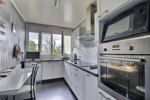 Appartement Le Plessis Bouchard 4 pièce(s) 79.02 m2+ PLACES DE PARKING+ CAVE