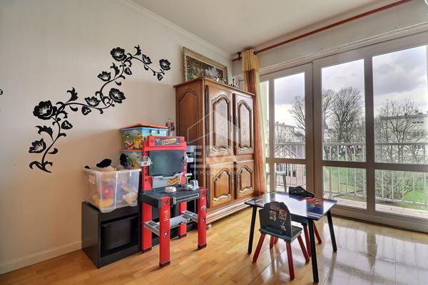 Appartement Le Plessis Bouchard 4 pièce(s) 79.02 m2+ PLACES DE PARKING+ CAVE
