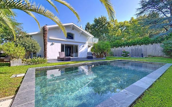 Maison à vendre    5 pièces •  Anglet