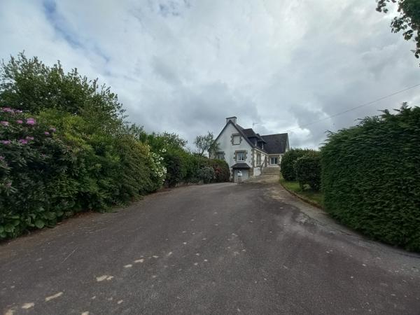 MAISON NEO-BRETONNE 5 CHAMBRES GRAND TERRAIN AVEC VERGER A VENDRE NEULLIAC 56