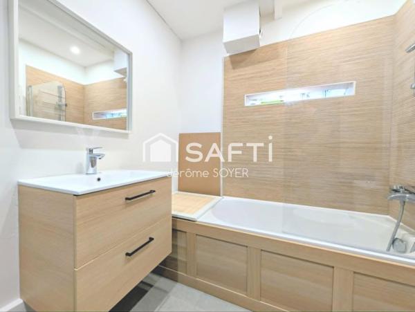 MAISON 100 M², 3 CHAMBRES, 1 BUREAU, PISCINE