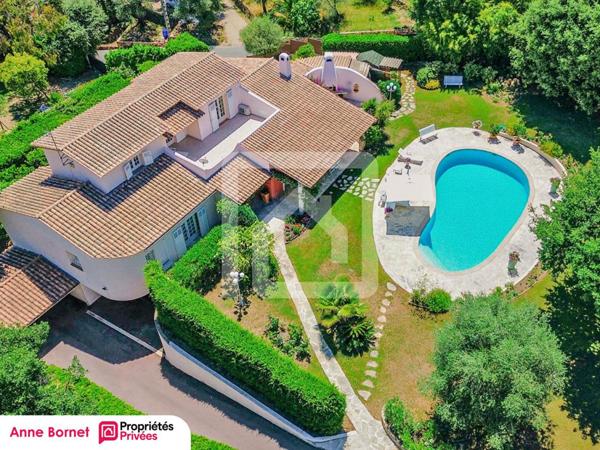 Propriété 7 pièces 301 m2 avec parc paysager et piscine - LE ROURET