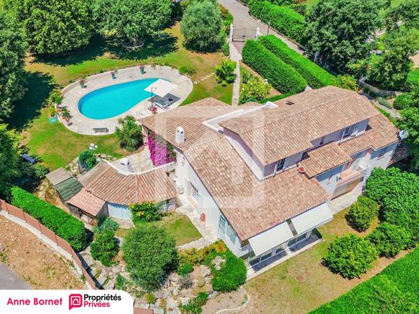 Propriété 7 pièces 301 m2 avec parc paysager et piscine - LE ROURET