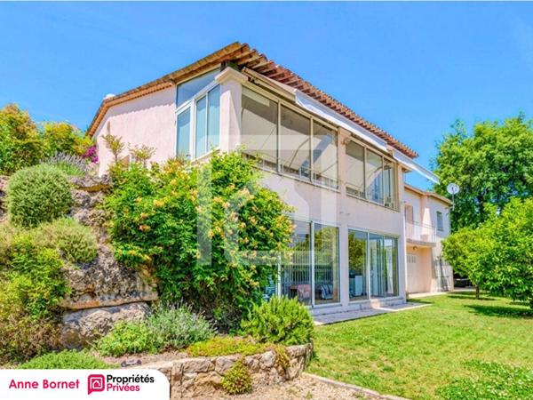 Propriété 7 pièces 301 m2 avec parc paysager et piscine - LE ROURET