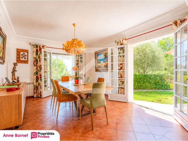 Propriété 7 pièces 301 m2 avec parc paysager et piscine - LE ROURET