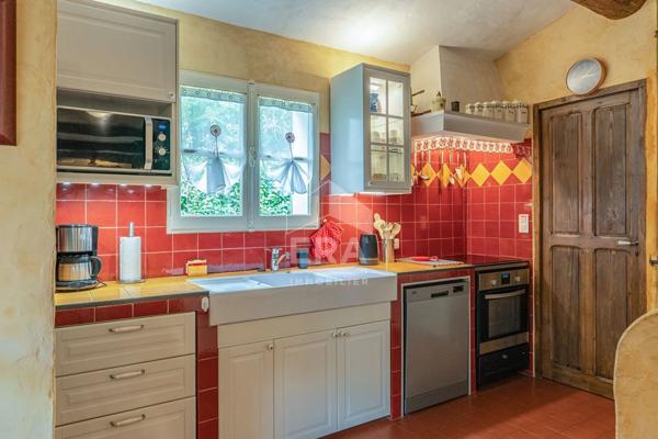 Maison à vendre à Bédoin avec piscine.124 m², terrain arboré de 1 345 m²