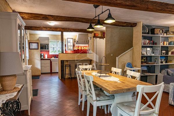 Maison à vendre à Bédoin avec piscine.124 m², terrain arboré de 1 345 m²
