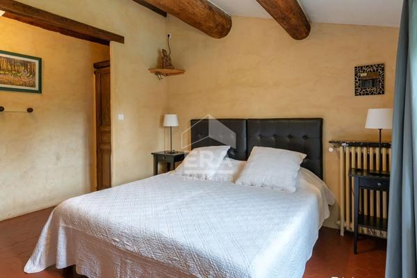 Maison à vendre à Bédoin avec piscine.124 m², terrain arboré de 1 345 m²