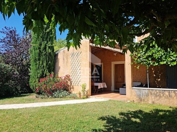 Maison à vendre à Bédoin avec piscine.124 m², terrain arboré de 1 345 m²