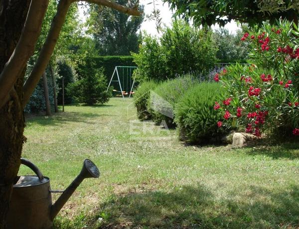 Maison à vendre à Bédoin avec piscine.124 m², terrain arboré de 1 345 m²