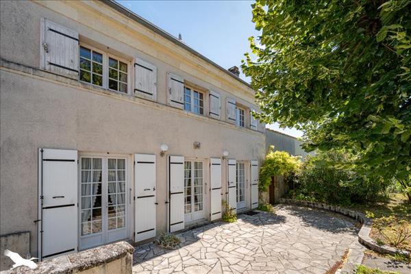 Maison à vendre |  Saint-Jean-d'Angély |  5 pièces | 111 m²