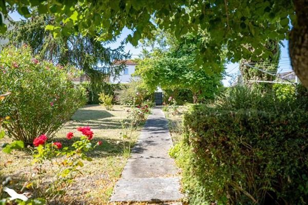 Maison à vendre |  Saint-Jean-d'Angély |  5 pièces | 111 m²
