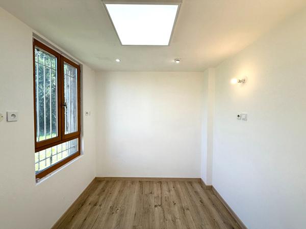 Grand Local Commercial + Appartement