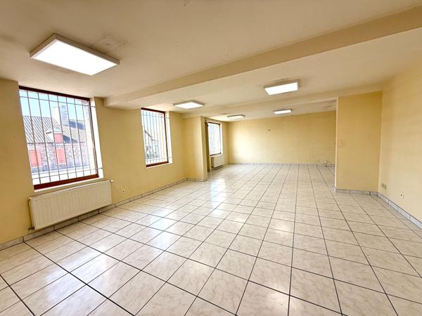 Grand Local Commercial + Appartement