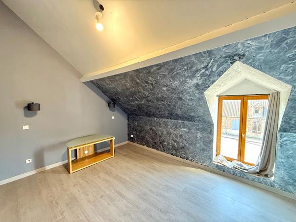 Grand Local Commercial + Appartement