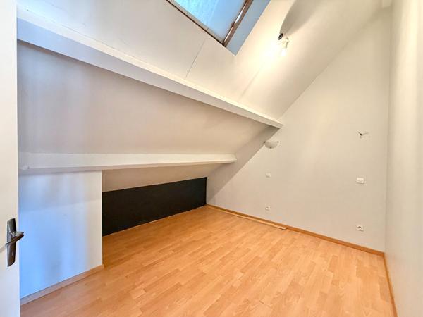 Grand Local Commercial + Appartement