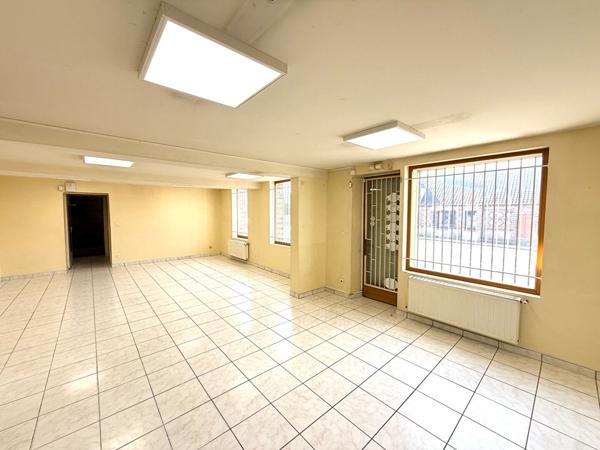 Grand Local Commercial + Appartement