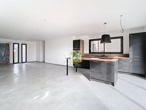 Maison de plain-pied 163.85 m2